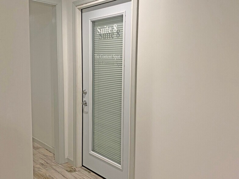 More Photos Of 556 Main St, Stroudsburg Office Residential For Lease