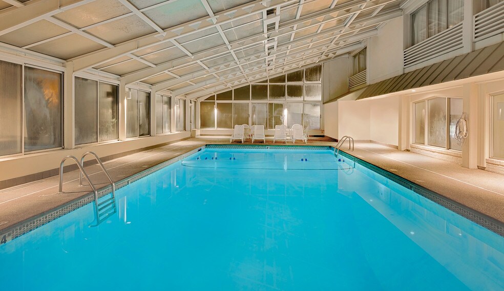 More Photos Of 325 Main St, Keokuk Hotel For Sale