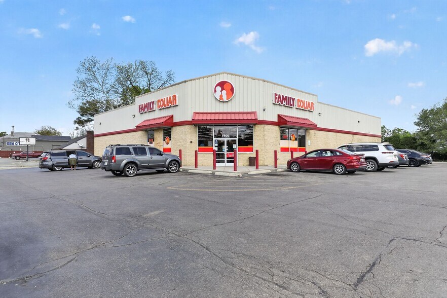 More Photos Of 5800 N Main St, Dayton Freestanding For Sale