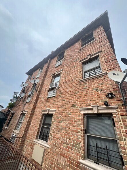More Photos Of 9516-9518 87th St, Ozone Park Apartments For Sale