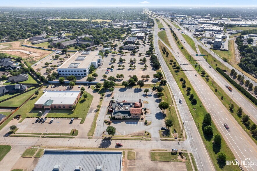 More Photos Of 4330 Kell Blvd, Wichita Falls Restaurant For Sale