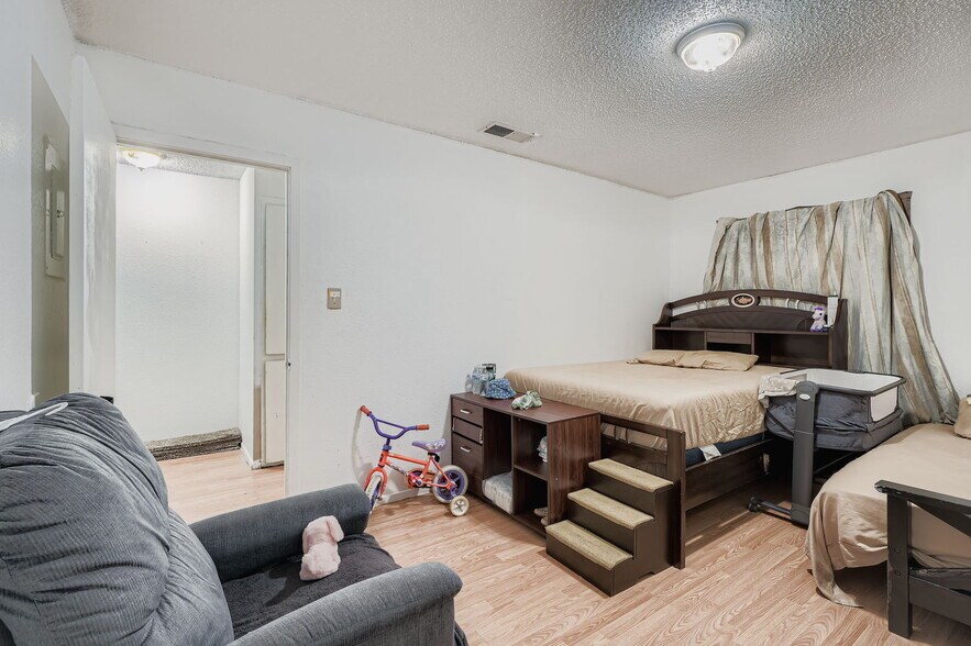 More Photos Of 5803 Cougar Dr, Austin Apartments For Sale