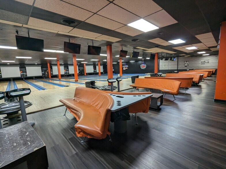 More Photos Of 1820 E 30th St, Cleveland Sports And Entertainment For Sale