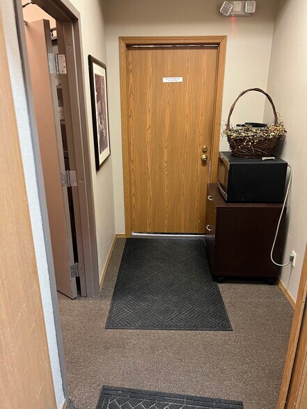 More Photos Of 1825 N Richmond St, Appleton Storefront Retail Office For Lease