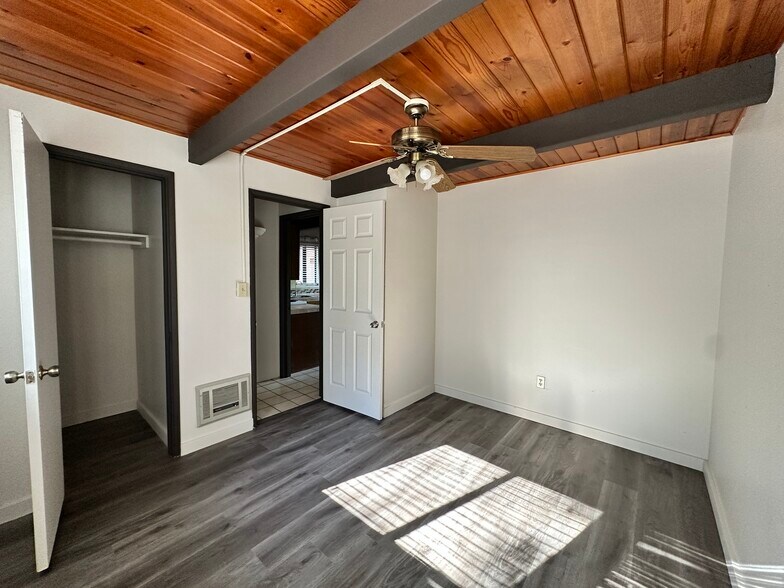More Photos Of 26305 Delano Dr, Idyllwild-Pine Cove Apartments For Sale