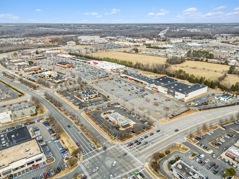 More Photos Of 1701 Carl D. Silver Pky, Fredericksburg Fast Food For Sale