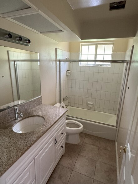 More Photos Of 10811 Amigo Ave, Porter Ranch Specialty For Sale