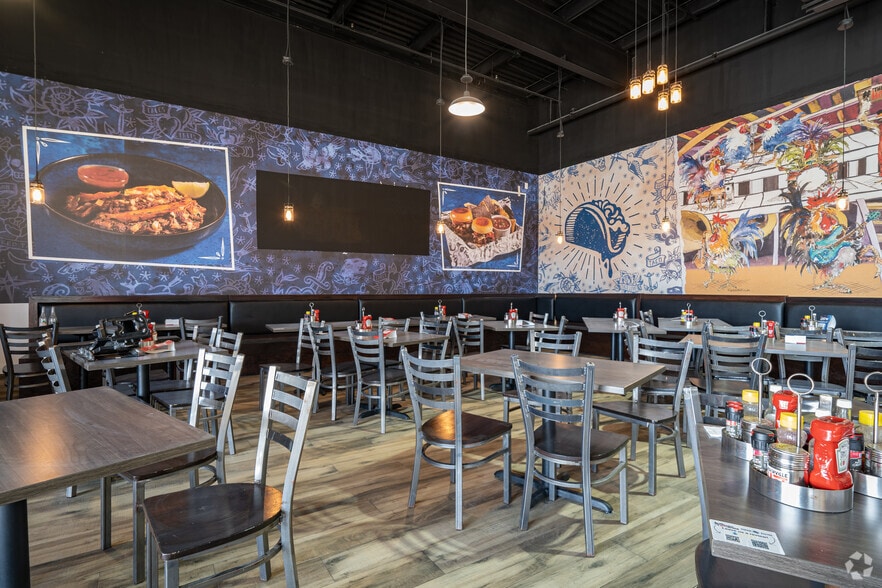 More Photos Of 4001 S Sam Houston Pky, Houston Storefront For Lease