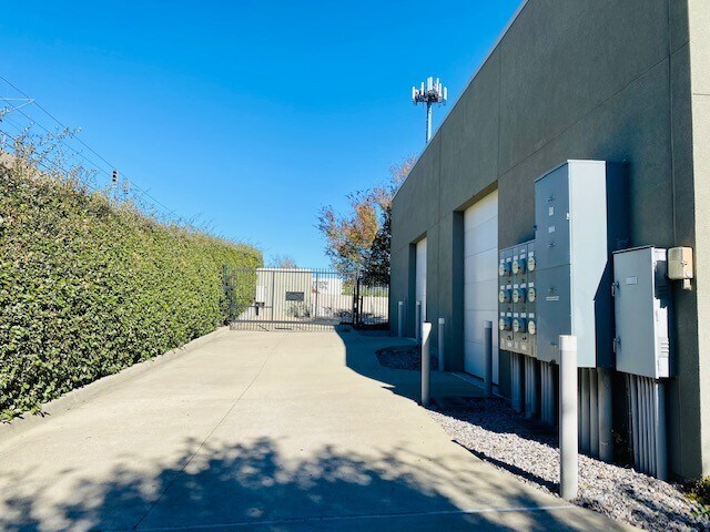 More Photos Of 7015 Twin Hills Ave, Dallas Flex For Lease