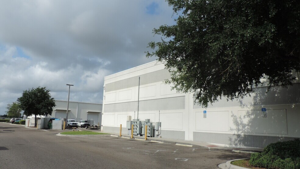 More Photos Of 10501 S Orange Ave, Orlando Light Manufacturing For Sale