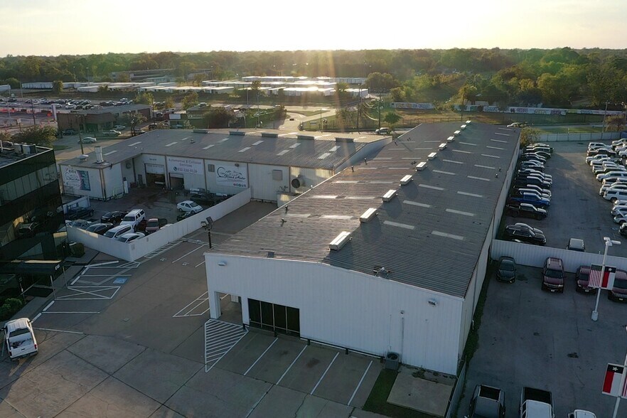 More Photos Of 8245 North Fwy, Houston Unknown For Lease