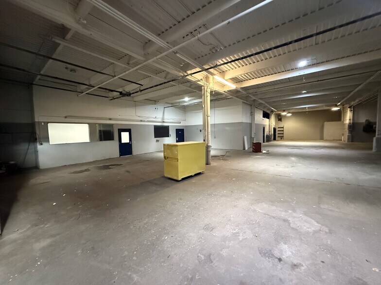 More Photos Of 1045 Hopkins St, Cincinnati Manufacturing For Lease