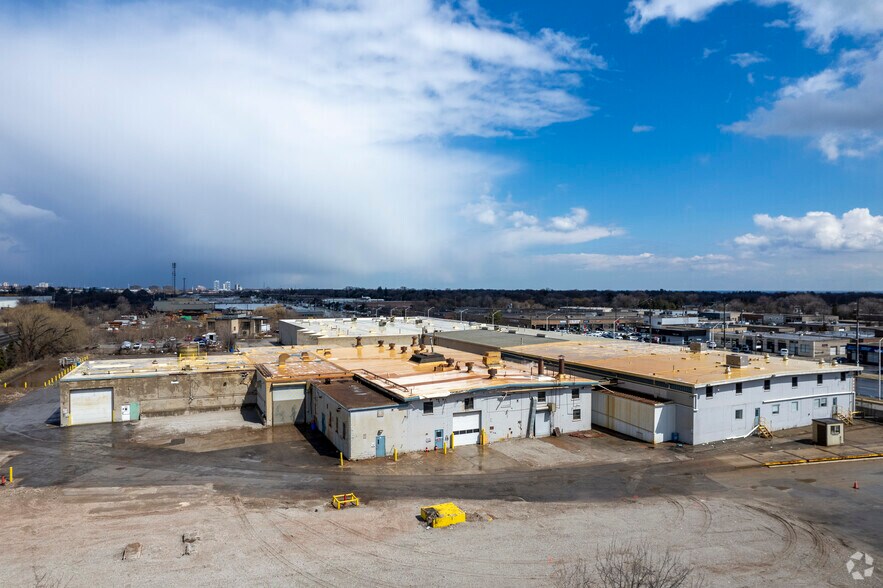 More Photos Of 1485 Speers Rd, Oakville Manufacturing For Lease