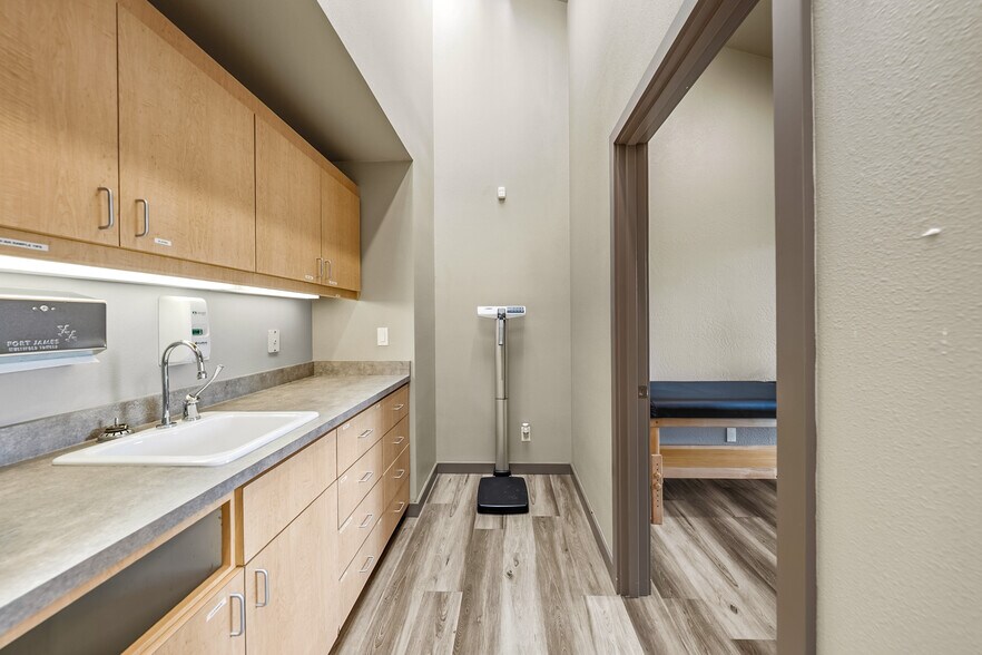 More Photos Of 537 Murphy Rd, Medford Medical For Lease