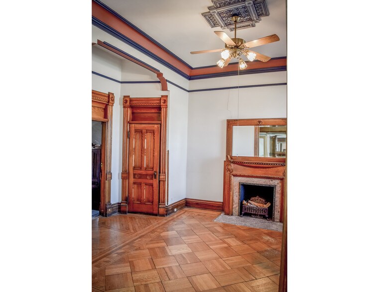 More Photos Of 11 N Batavia Ave, Batavia Office For Sale