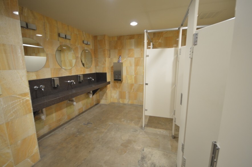 More Photos Of 3423 W Bethany Home Rd, Phoenix Office For Sale