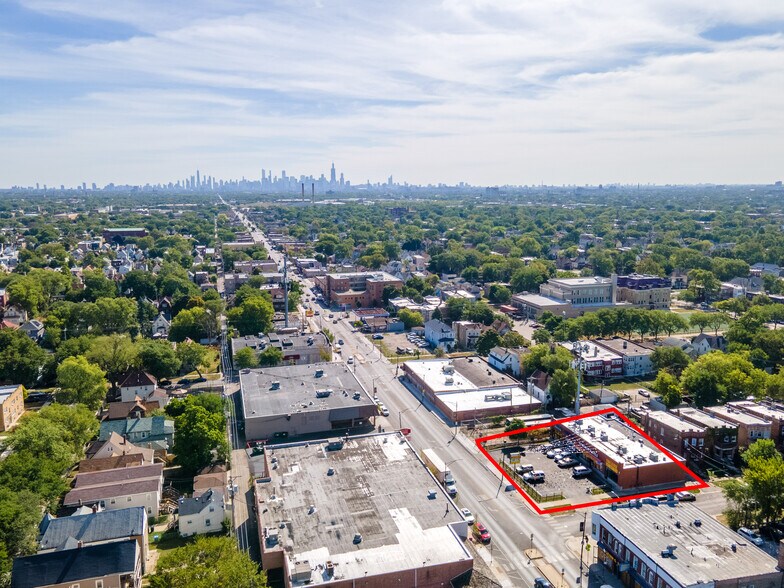 More Photos Of 5427-5433 W Chicago Ave, Chicago Freestanding For Lease