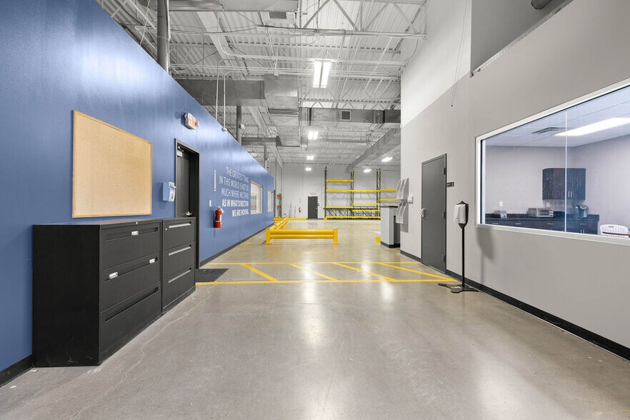 More Photos Of 3051 Delta Marine Dr, Reynoldsburg Light Manufacturing For Sale