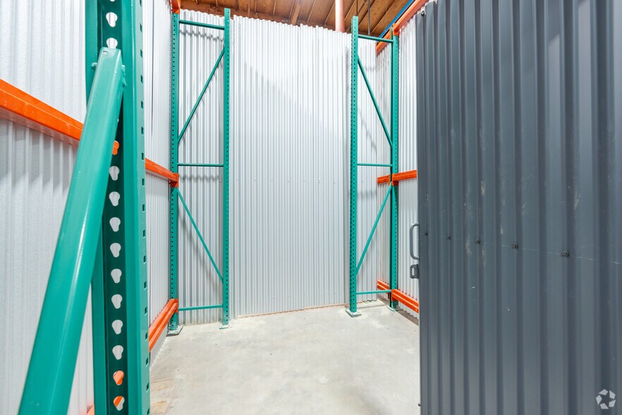 More Photos Of 233 E Harris Ave, South San Francisco Manufacturing For Lease