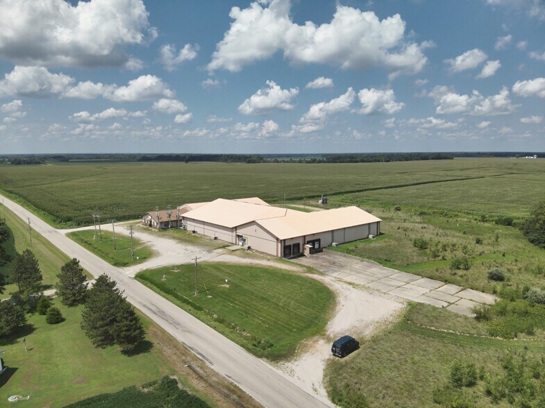 More Photos Of 7656 E 700th Ave, Robinson Manufacturing For Lease