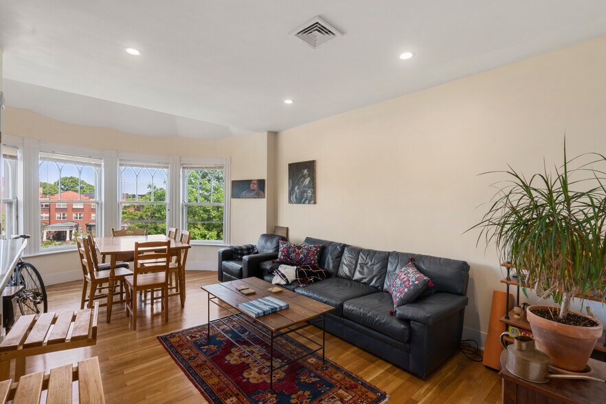 More Photos Of 14 Chiswick Rd, Brighton Apartments For Sale