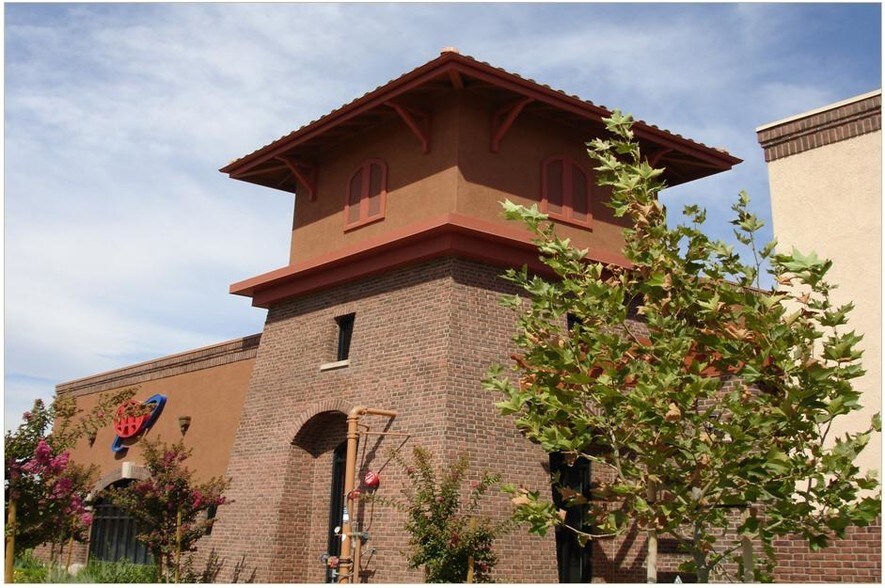 More Photos Of 3120 Hotel Dr, Turlock General Retail For Lease