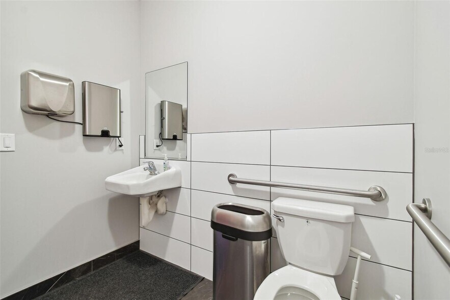 More Photos Of 13908 Monroes Business Park, Tampa Office Residential For Sale