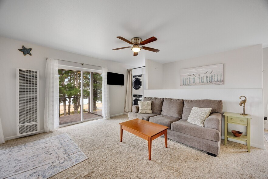 More Photos Of 129 Lower Pacific Dr, Whitethorn General Retail For Sale