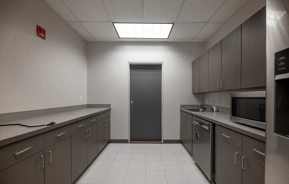 More Photos Of 610 Jones Ferry Rd, Carrboro Medical For Sale