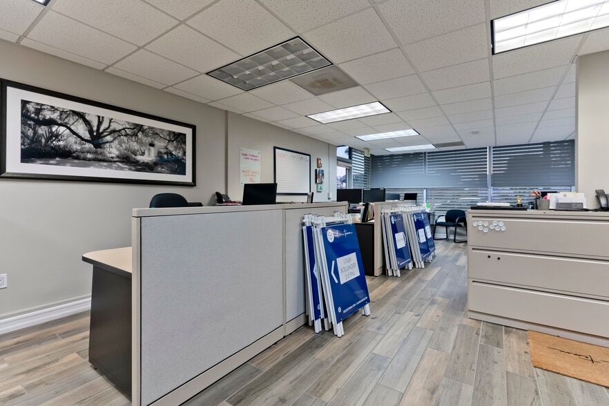 More Photos Of 15101 W Sunset Blvd, Pacific Palisades Freestanding For Sale