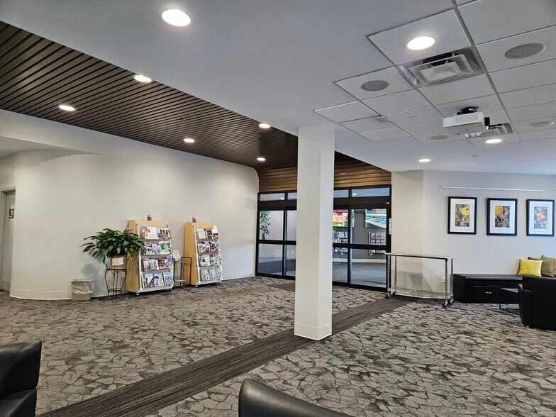 More Photos Of 515 N Washington Ave, Saginaw Office For Lease