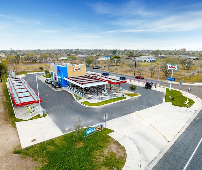 More Photos Of 620 E 2nd St, Mercedes Fast Food For Sale