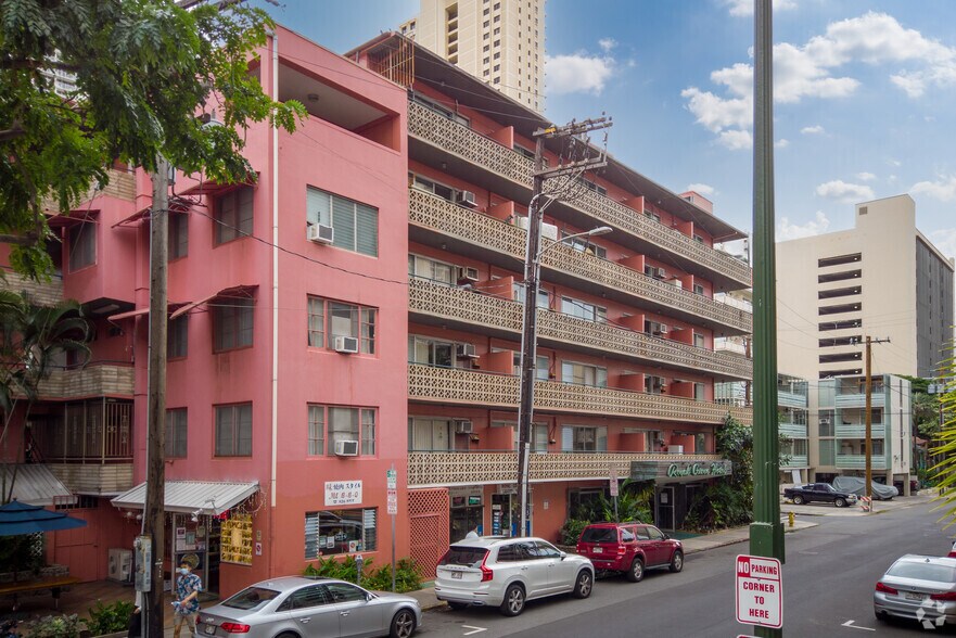 More Photos Of 151 Uluniu Ave, Honolulu Hotel For Lease