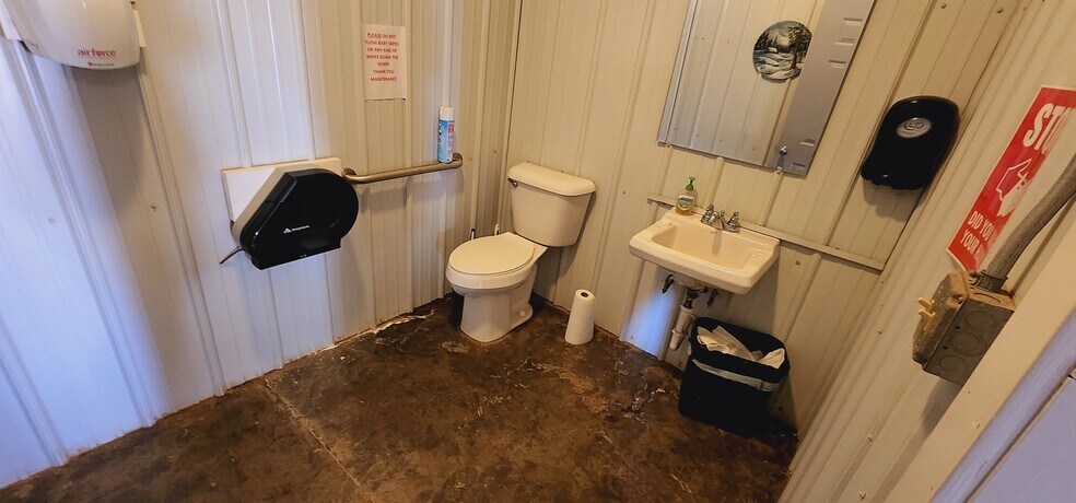 More Photos Of 2052 NW 125th Ave, Watford City Self Storage For Sale