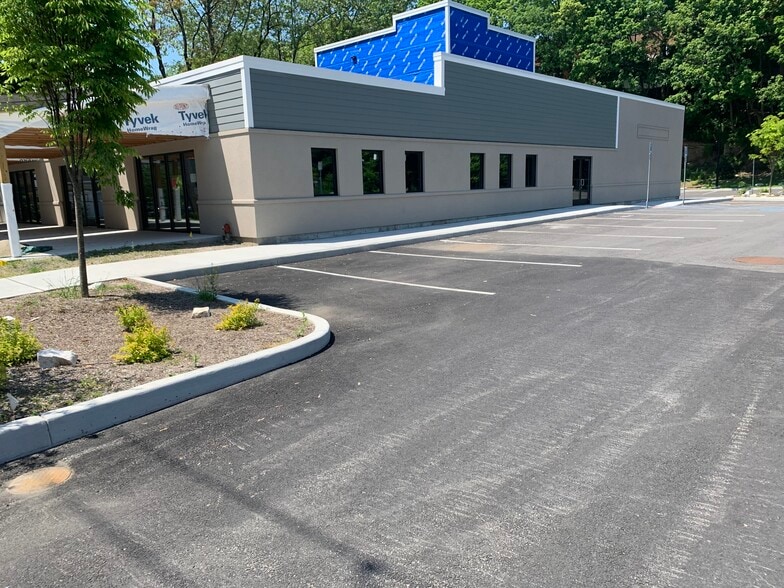 Primary Photo Of 151 Marbledale Rd, Tuckahoe Restaurant For Lease