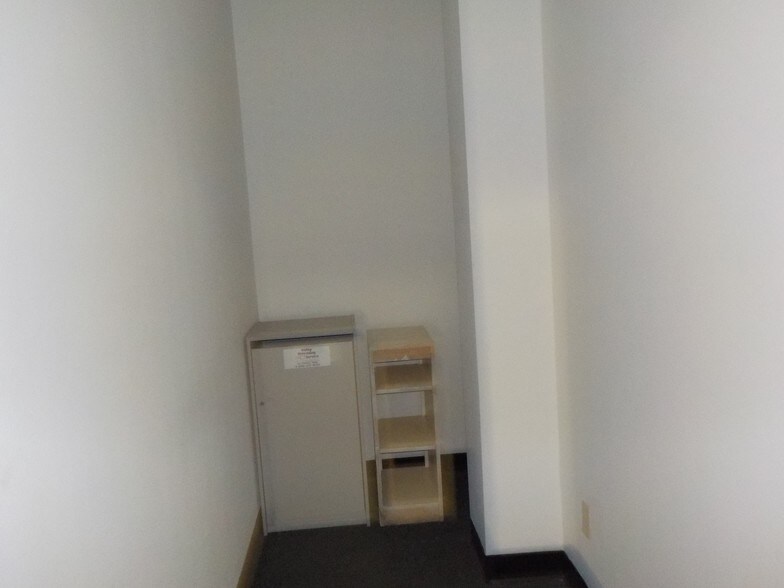 More Photos Of 3700 N 10th St, McAllen Office For Lease