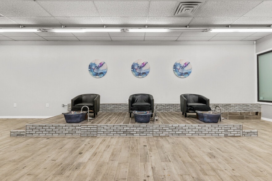 More Photos Of 680 E Market St, Akron Loft Creative Space For Sale