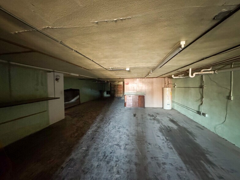 More Photos Of 113 Central Ave, Great Falls Flex For Sale