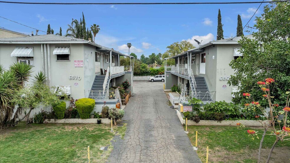 More Photos Of 6860-6870 Hazeltine Ave, Van Nuys Apartments For Sale