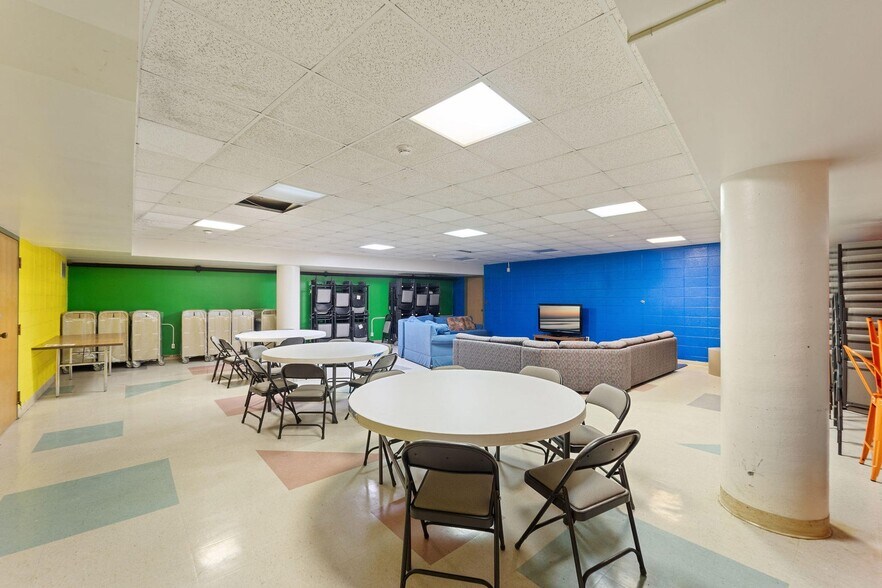 More Photos Of 8223 N Port Washington Rd, Fox Point Religious Facility For Lease