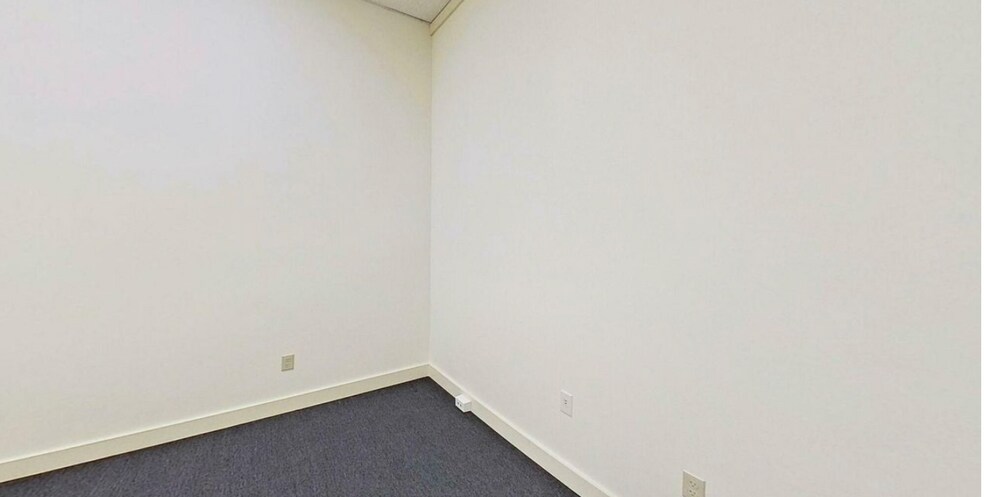 More Photos Of 13-17 Washington St, Sanford Apartments For Lease