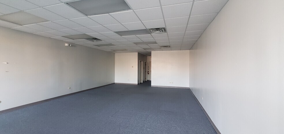 More Photos Of 121 Springfield Ave, Joliet Storefront Retail Office For Lease