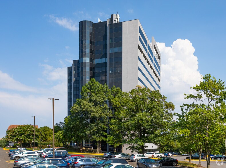 More Photos Of 8201 Corporate Dr, Landover Office For Lease