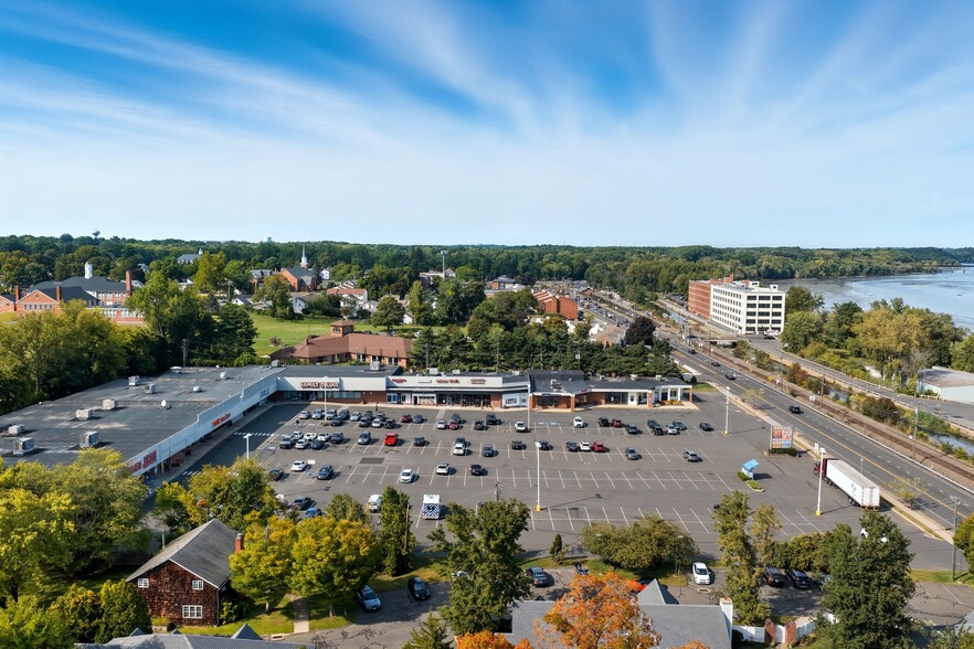 More Photos Of 18-20 Main St, Windsor Locks General Retail For Lease