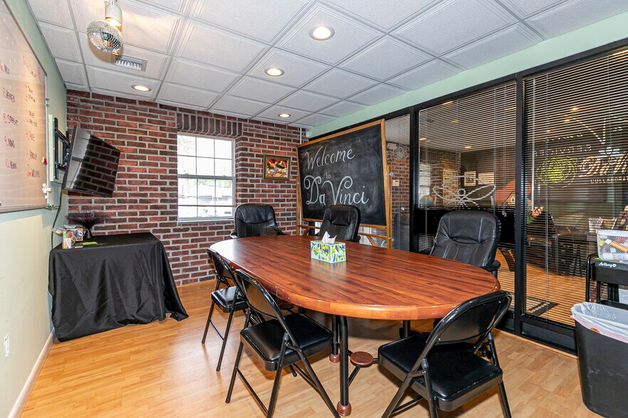 More Photos Of 550 N Country Rd, Saint James Office For Sale