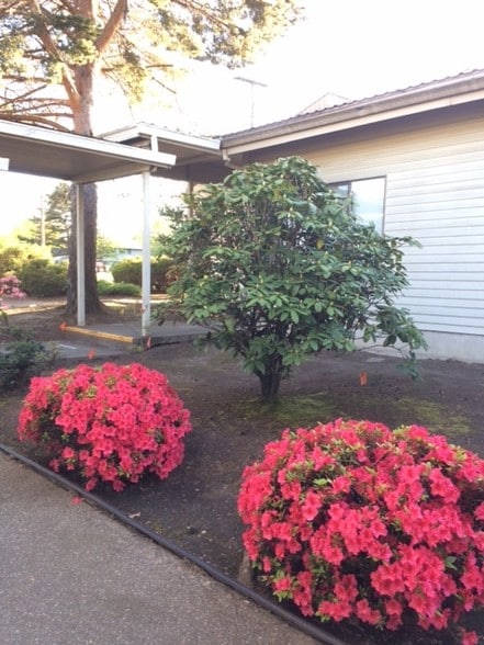More Photos Of 17175 SW Tualatin Valley Hwy, Beaverton Unknown For Lease