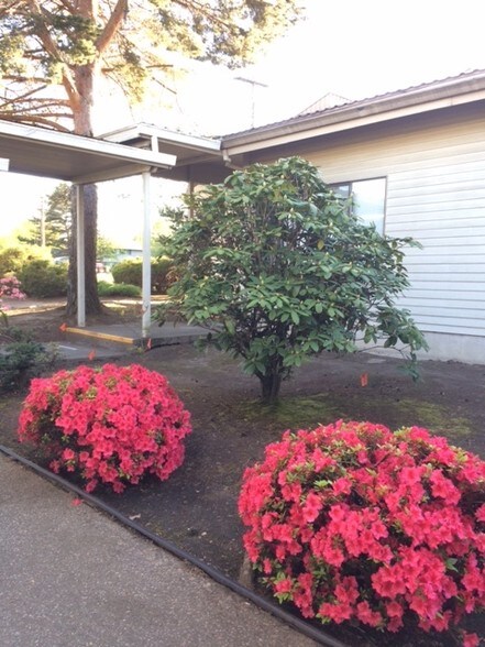 More Photos Of 17175 SW Tualatin Valley Hwy, Beaverton Unknown For Lease