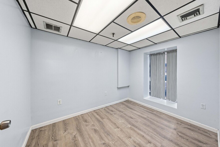 More Photos Of 422 Grand St, Hoboken Apartments For Sale