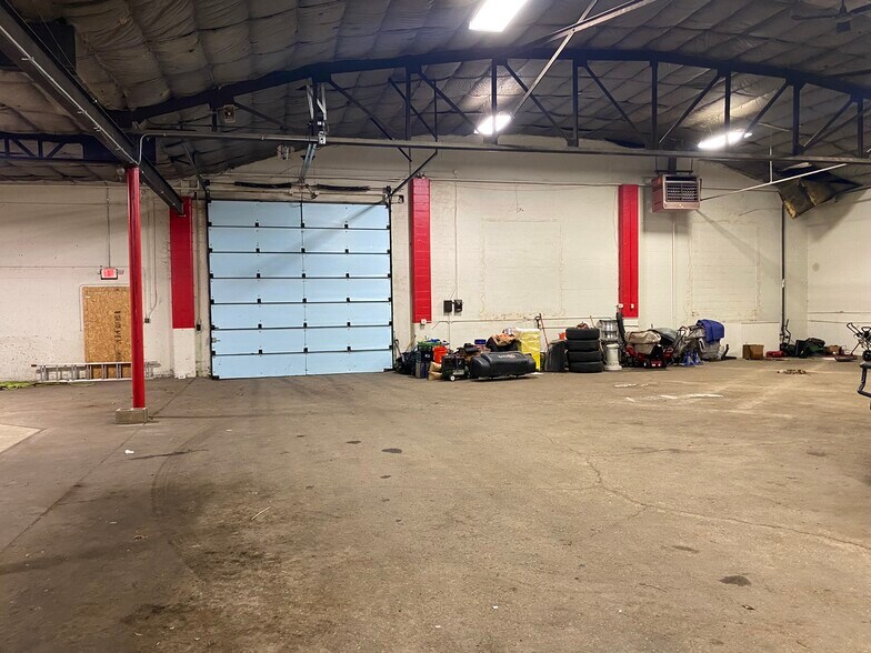 More Photos Of 2704 Jedderds Ave, Fort Wayne Warehouse For Sale