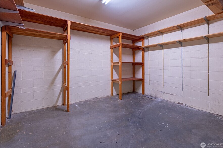 More Photos Of 119 J St SW, Quincy Office For Sale